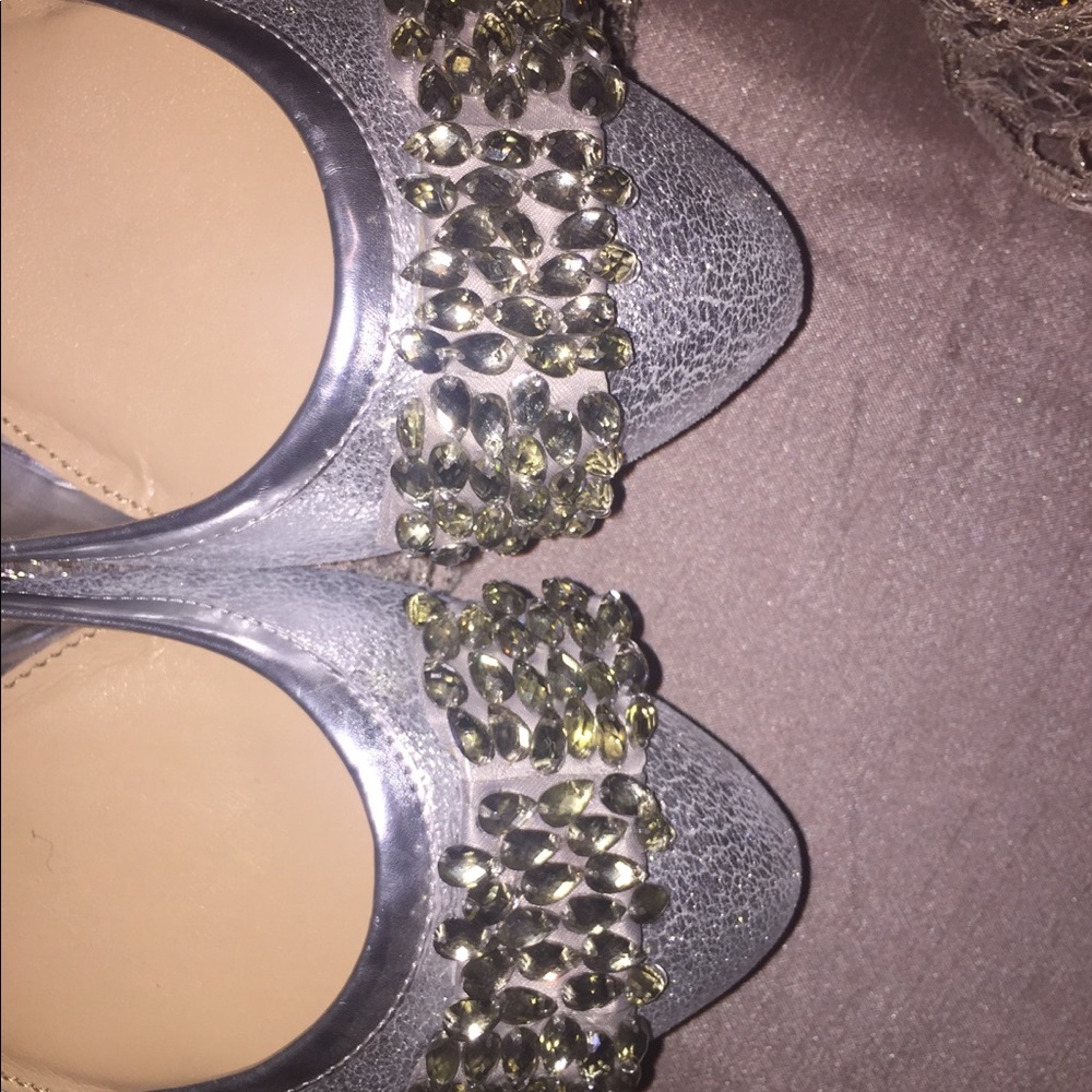 SOLD Gianni Bini  Silver Princess Flats  8 Med - Picture 2 of 8